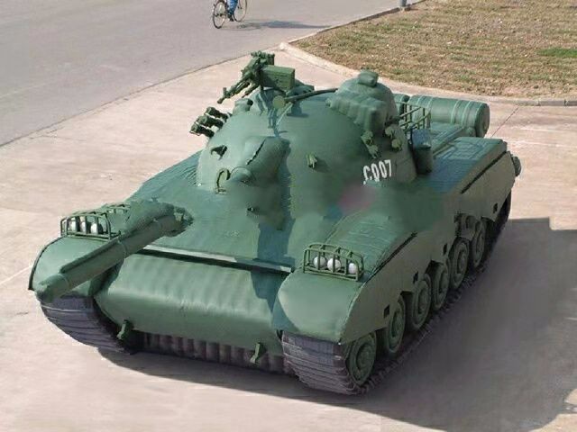 融水军用充气坦克车